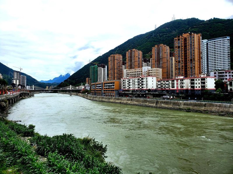 雅安楼盘市场动态：把握城市发展脉搏